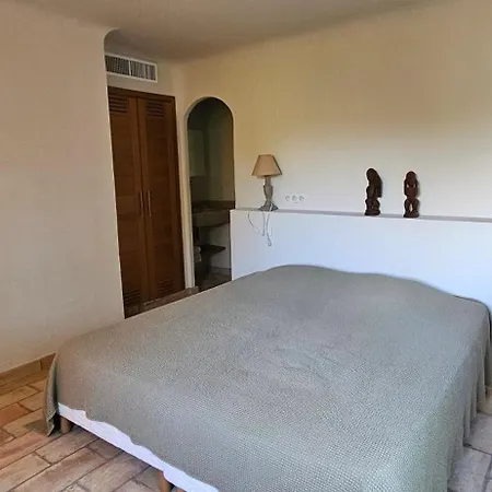 Hébergement de vacances Marina-piscine Privée-wifi-accès Sporting Club Marina Di Fiori Porto-Vecchio (Corsica)